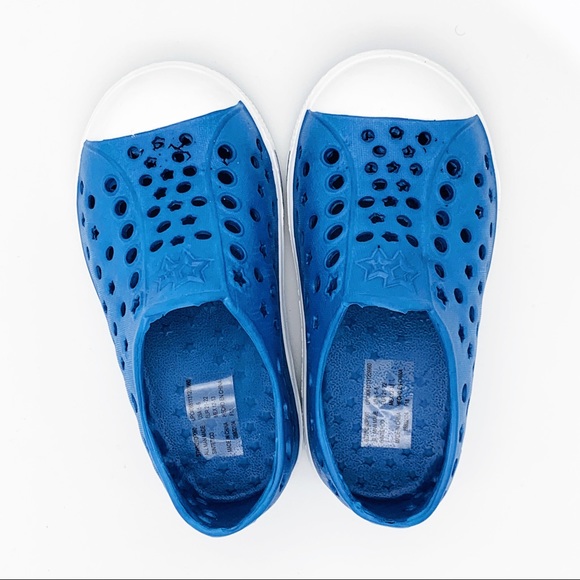 NWOT Kids’ Blue Rubber Water Shoes with Holes - Picture 5 of 5